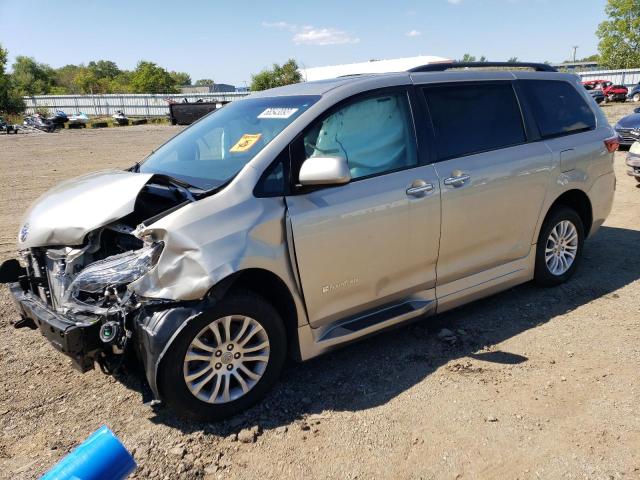 TOYOTA SIENNA XLE 2017 5tdyz3dc2hs883767