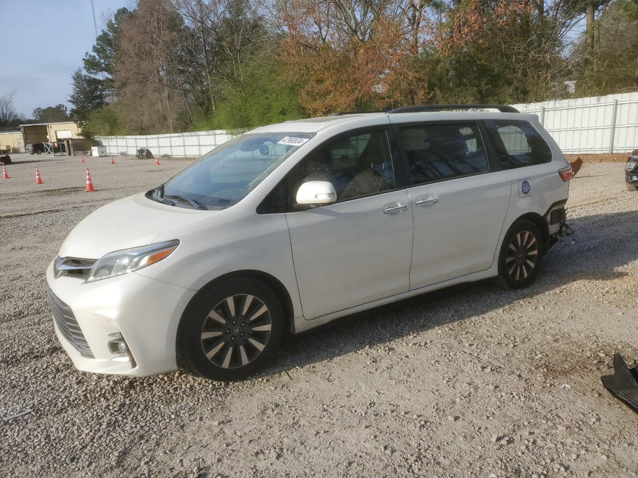 TOYOTA SIENNA 2018 5tdyz3dc2js913727