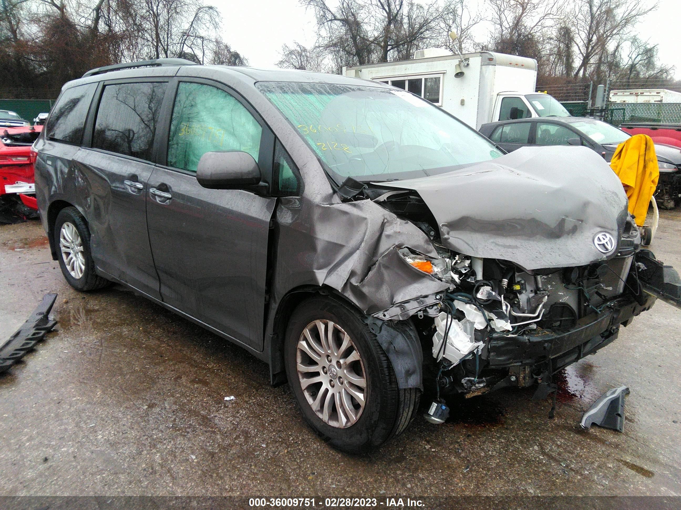 TOYOTA SIENNA 2017 5tdyz3dc3hs769700