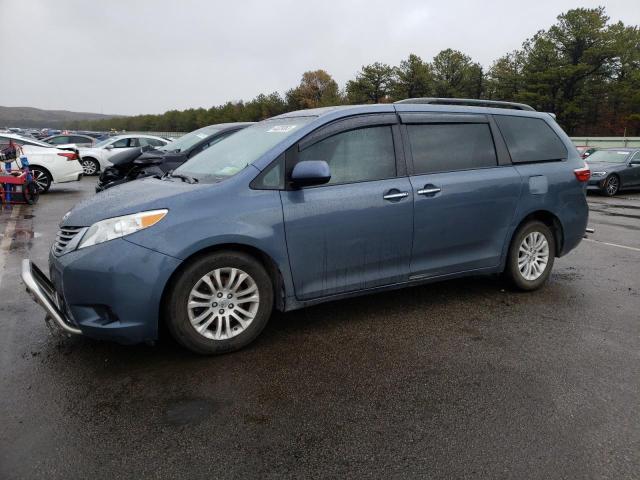 TOYOTA SIENNA XLE 2017 5tdyz3dc3hs770362