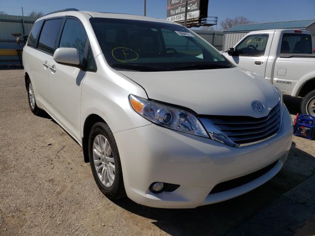 TOYOTA SIENNA XLE 2017 5tdyz3dc3hs824128