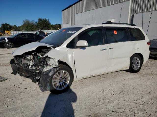 TOYOTA SIENNA XLE 2017 5tdyz3dc3hs870655