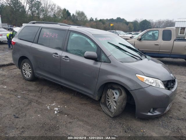 TOYOTA SIENNA 2017 5tdyz3dc3hs883115