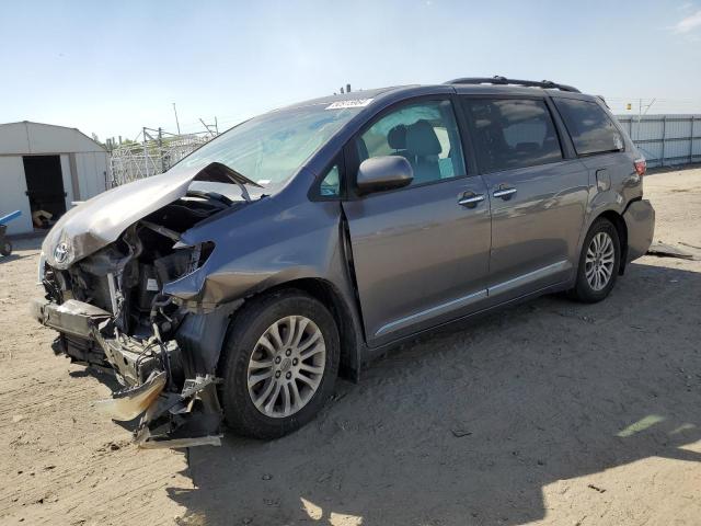 TOYOTA SIENNA XLE 2017 5tdyz3dc3hs897998