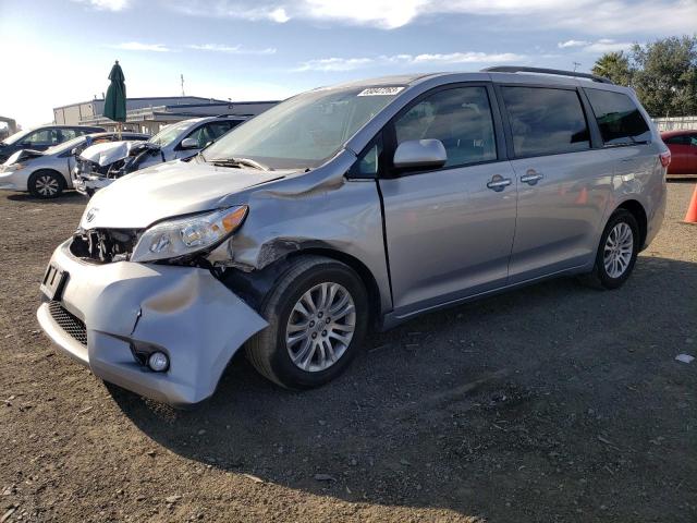 TOYOTA SIENNA XLE 2017 5tdyz3dc3hs898326