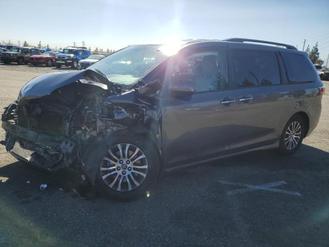 TOYOTA SIENNA XLE 2018 5tdyz3dc3js921237