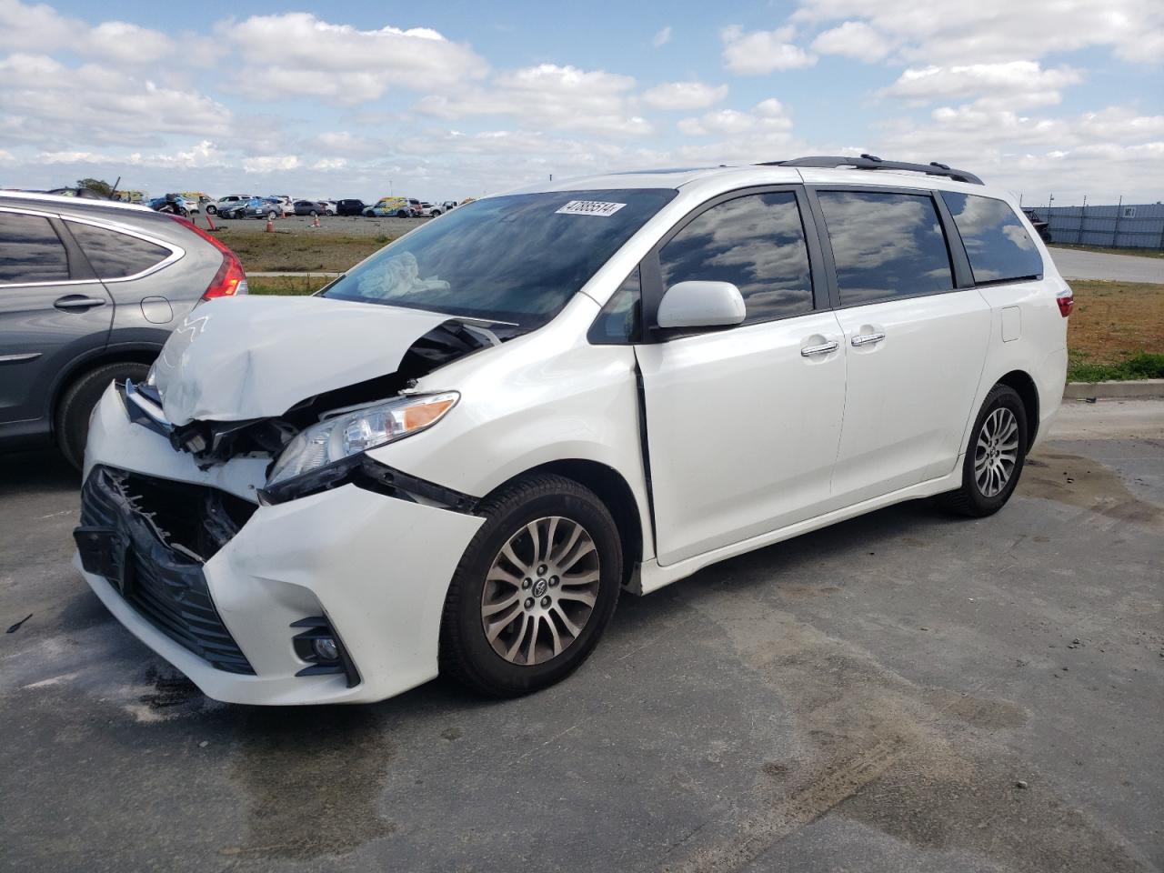 TOYOTA SIENNA 2018 5tdyz3dc3js923196