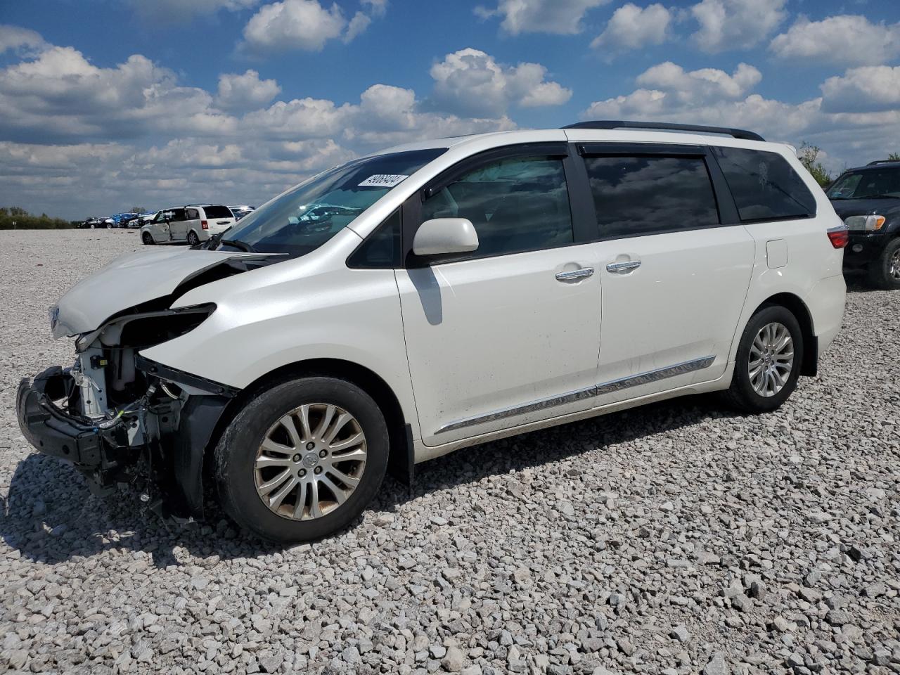 TOYOTA SIENNA 2017 5tdyz3dc5hs860600