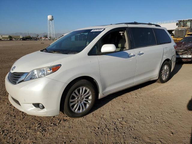 TOYOTA SIENNA XLE 2017 5tdyz3dc6hs868849