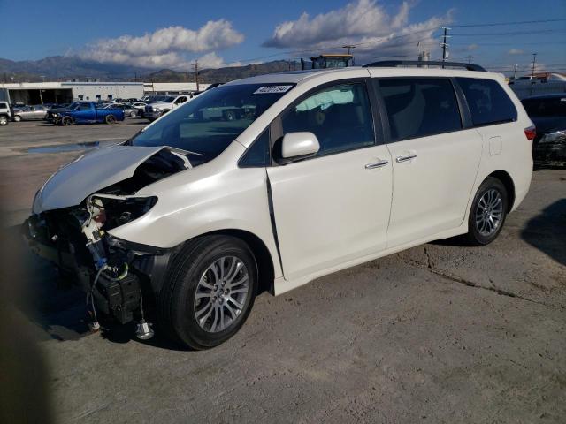 TOYOTA SIENNA XLE 2018 5tdyz3dc6js947718