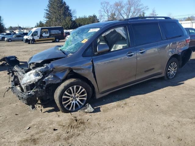 TOYOTA SIENNA XLE 2018 5tdyz3dc6js949873