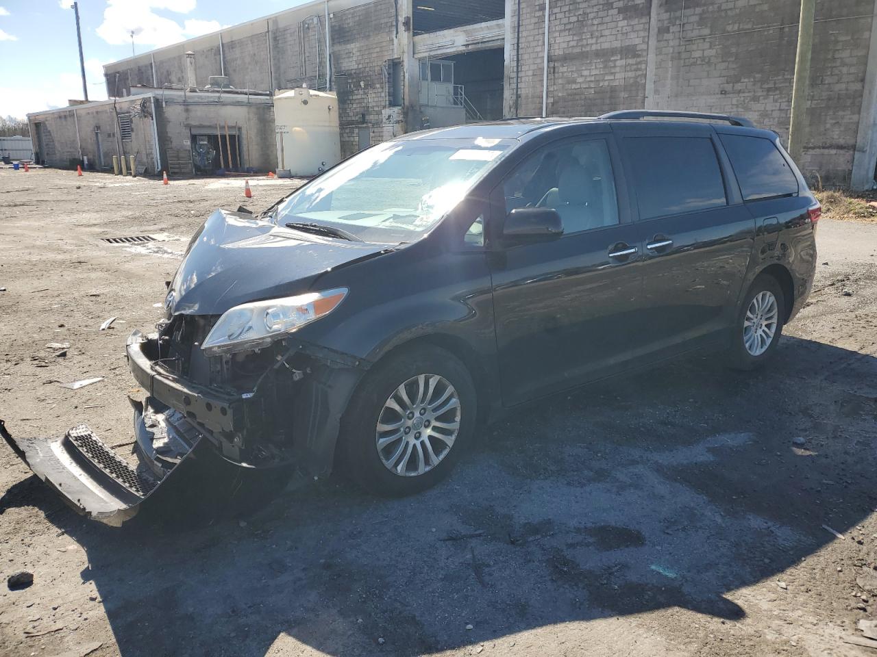 TOYOTA SIENNA 2017 5tdyz3dc7hs874482