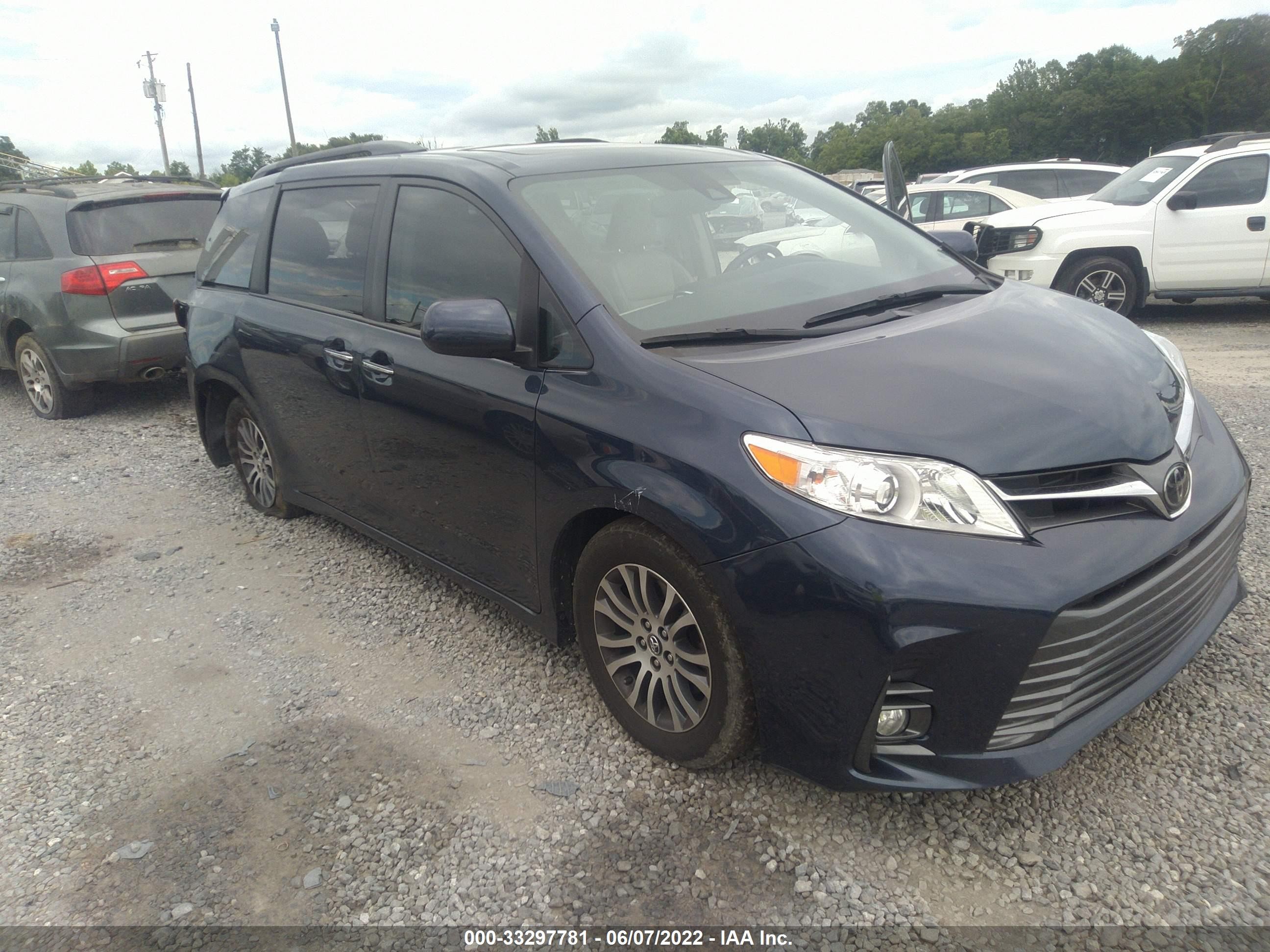 TOYOTA SIENNA 2018 5tdyz3dc7js942768