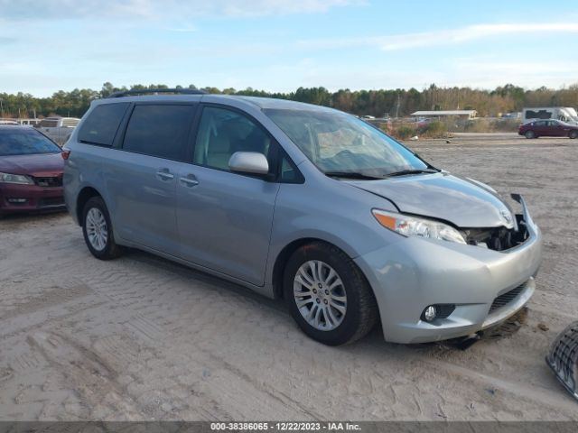 TOYOTA SIENNA 2017 5tdyz3dc8hs789165