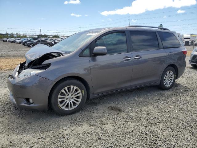 TOYOTA SIENNA XLE 2017 5tdyz3dc8hs813450