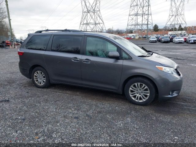 TOYOTA SIENNA 2017 5tdyz3dc8hs847582