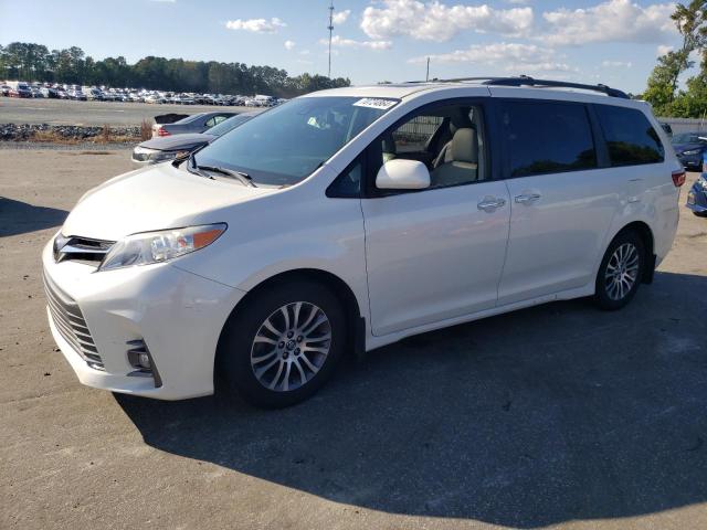 TOYOTA SIENNA XLE 2018 5tdyz3dc8js912372