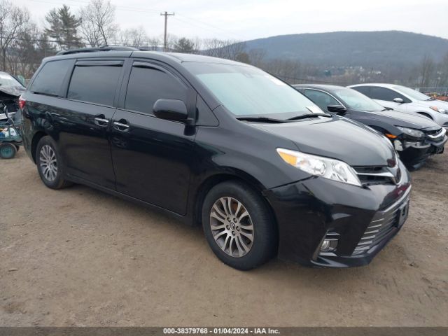 TOYOTA SIENNA 2018 5tdyz3dc8js921847