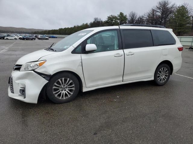 TOYOTA SIENNA XLE 2018 5tdyz3dc8js927146