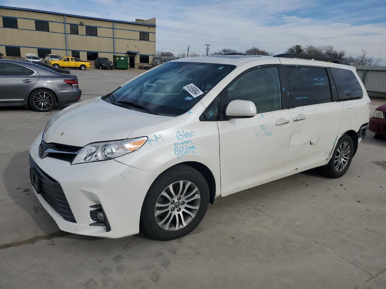 TOYOTA SIENNA 2019 5tdyz3dc8ks011469