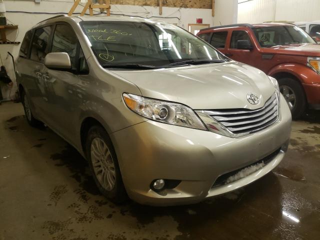 TOYOTA SIENNA XLE 2017 5tdyz3dc9hs803526