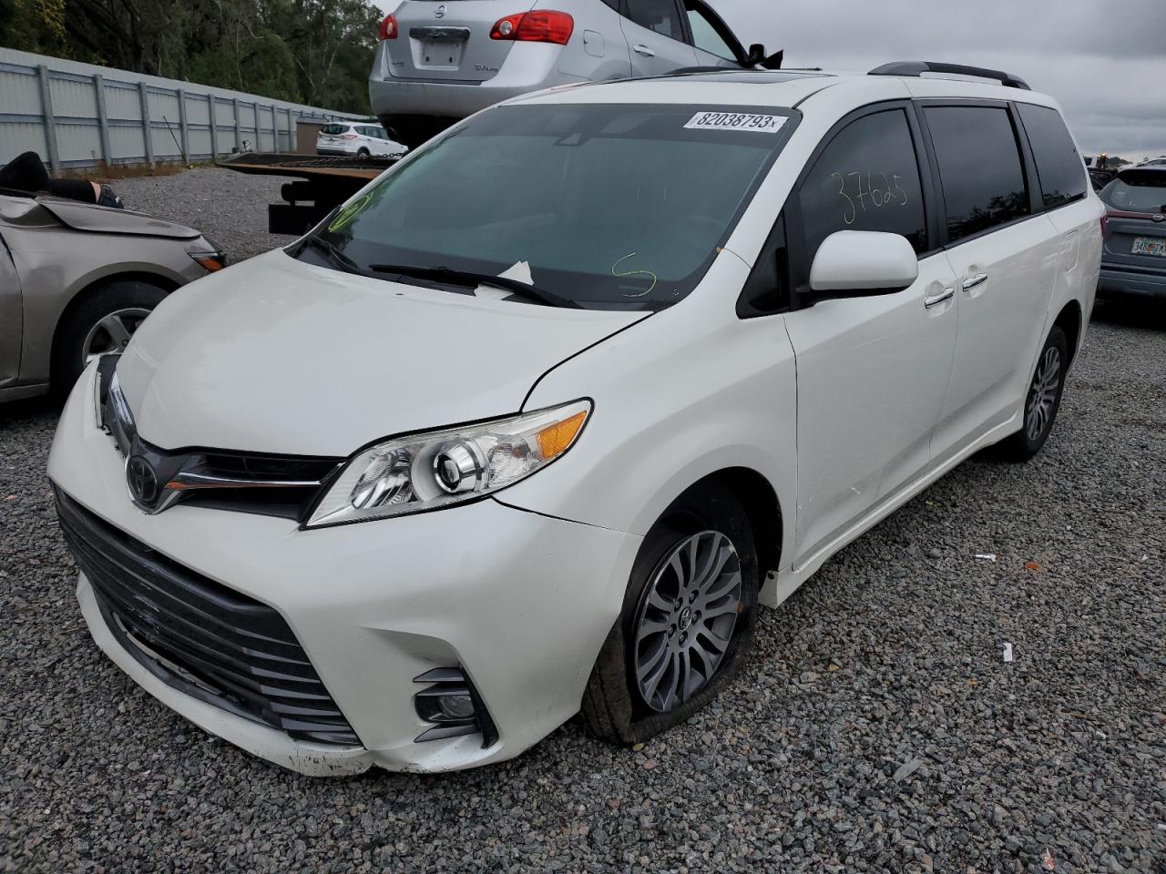 TOYOTA SIENNA 2018 5tdyz3dc9js933800