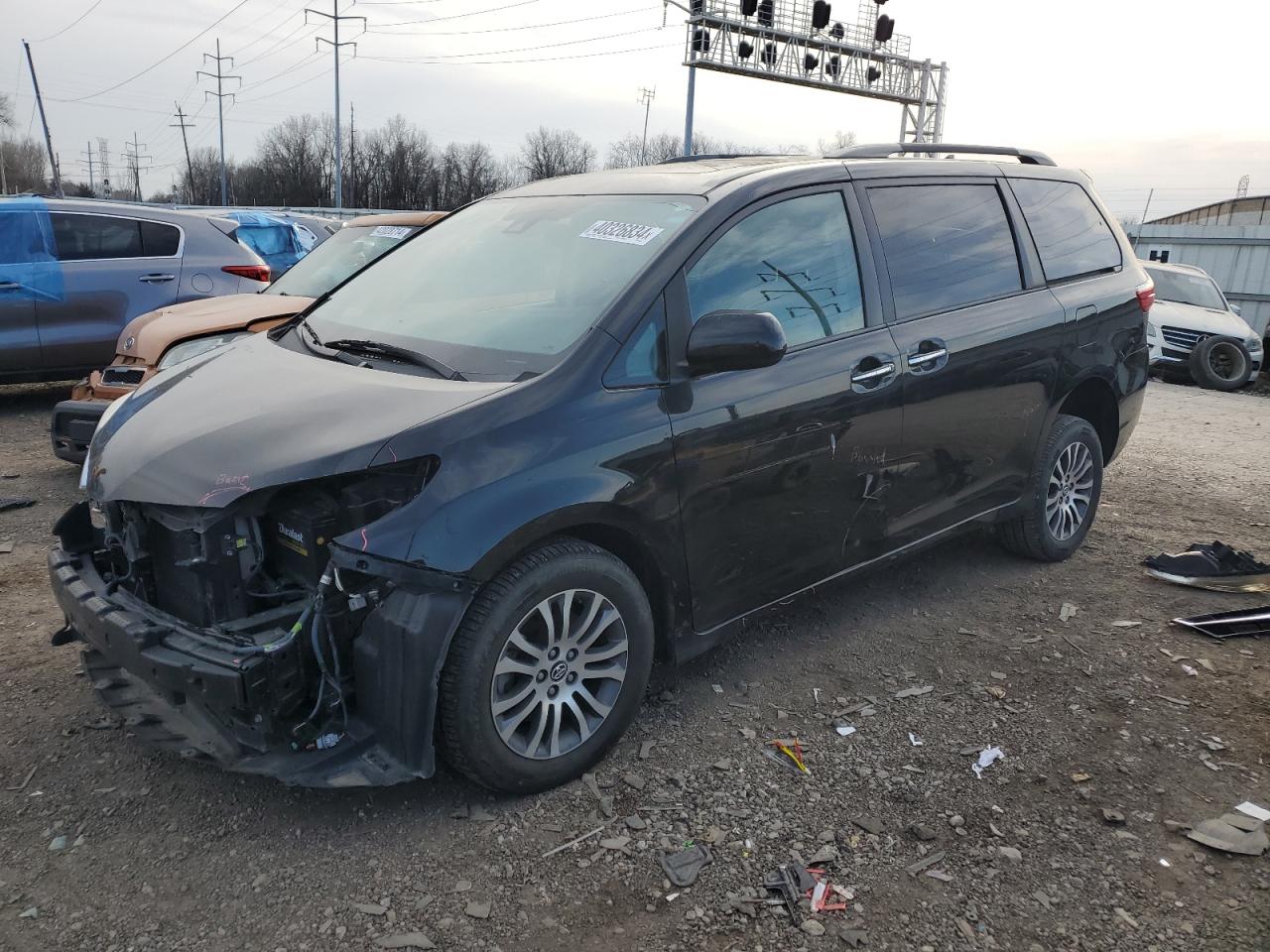 TOYOTA SIENNA 2018 5tdyz3dc9js934459