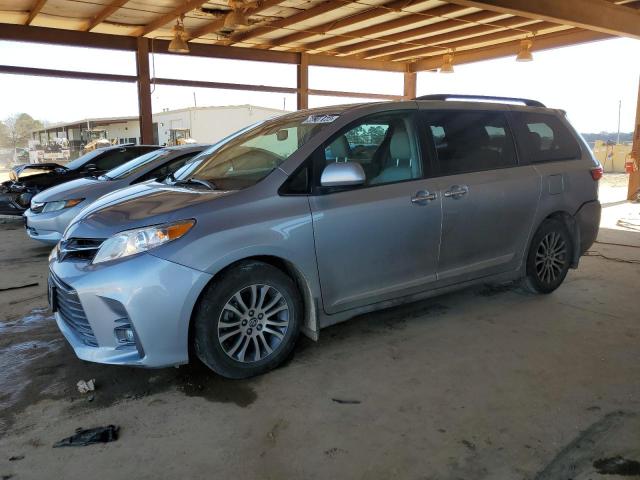 TOYOTA SIENNA XLE 2018 5tdyz3dc9js942254