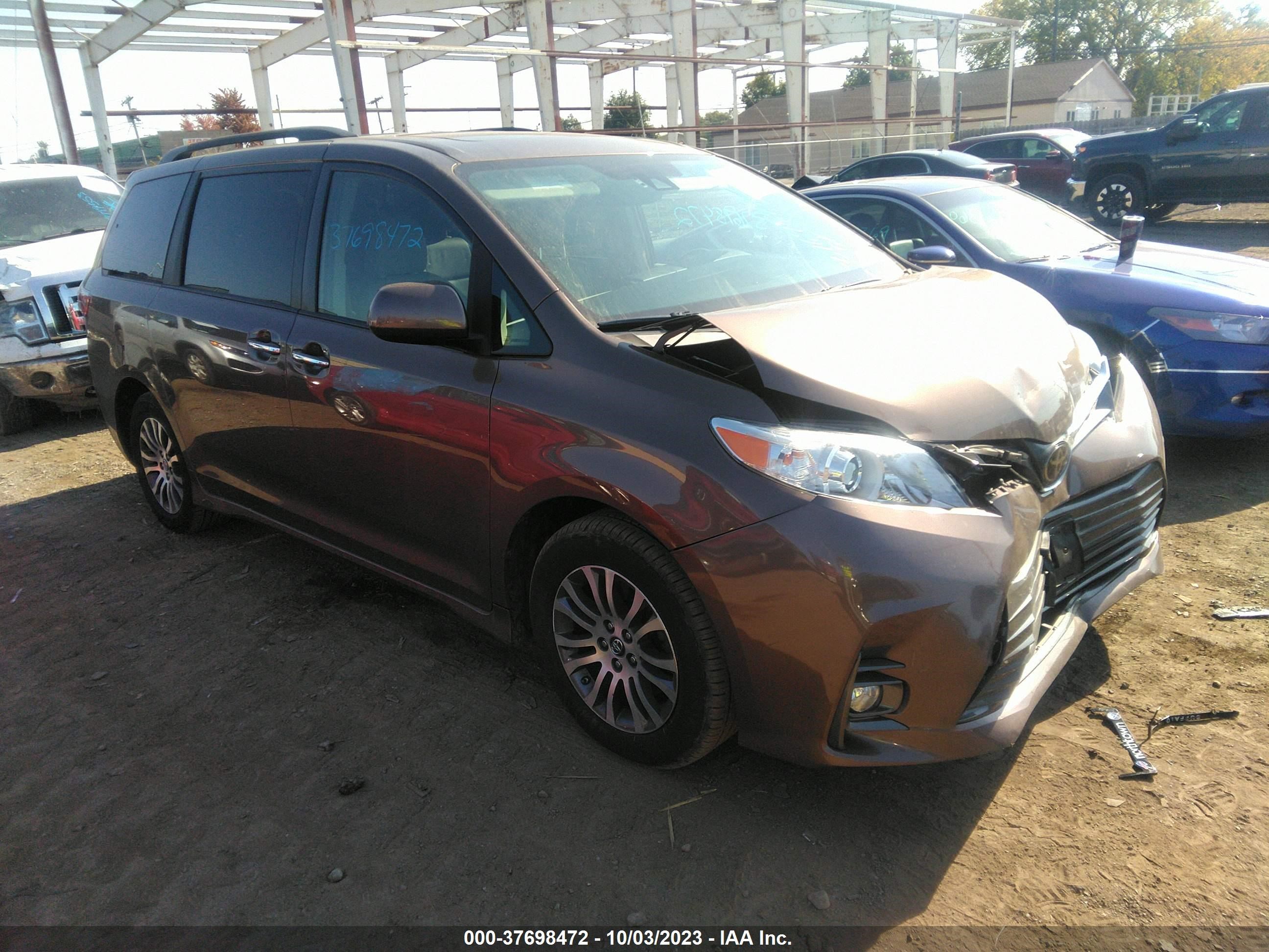 TOYOTA SIENNA 2019 5tdyz3dc9ks980133