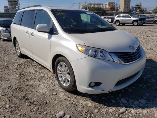 TOYOTA SIENNA XLE 2017 5tdyz3dcxhs774425