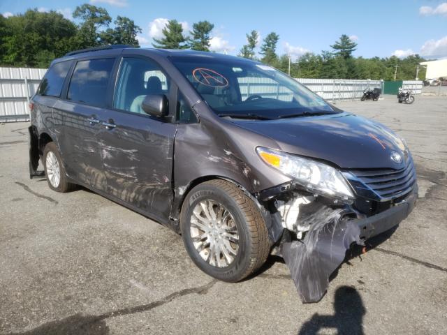 TOYOTA SIENNA XLE 2017 5tdyz3dcxhs800506