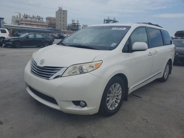 TOYOTA SIENNA XLE 2017 5tdyz3dcxhs805933