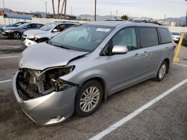 TOYOTA SIENNA XLE 2017 5tdyz3dcxhs831917