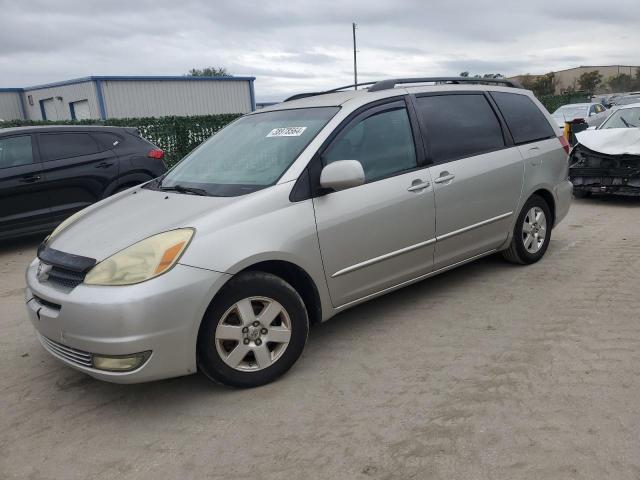 TOYOTA SIENNA XLE 2004 5tdza22c04s173933