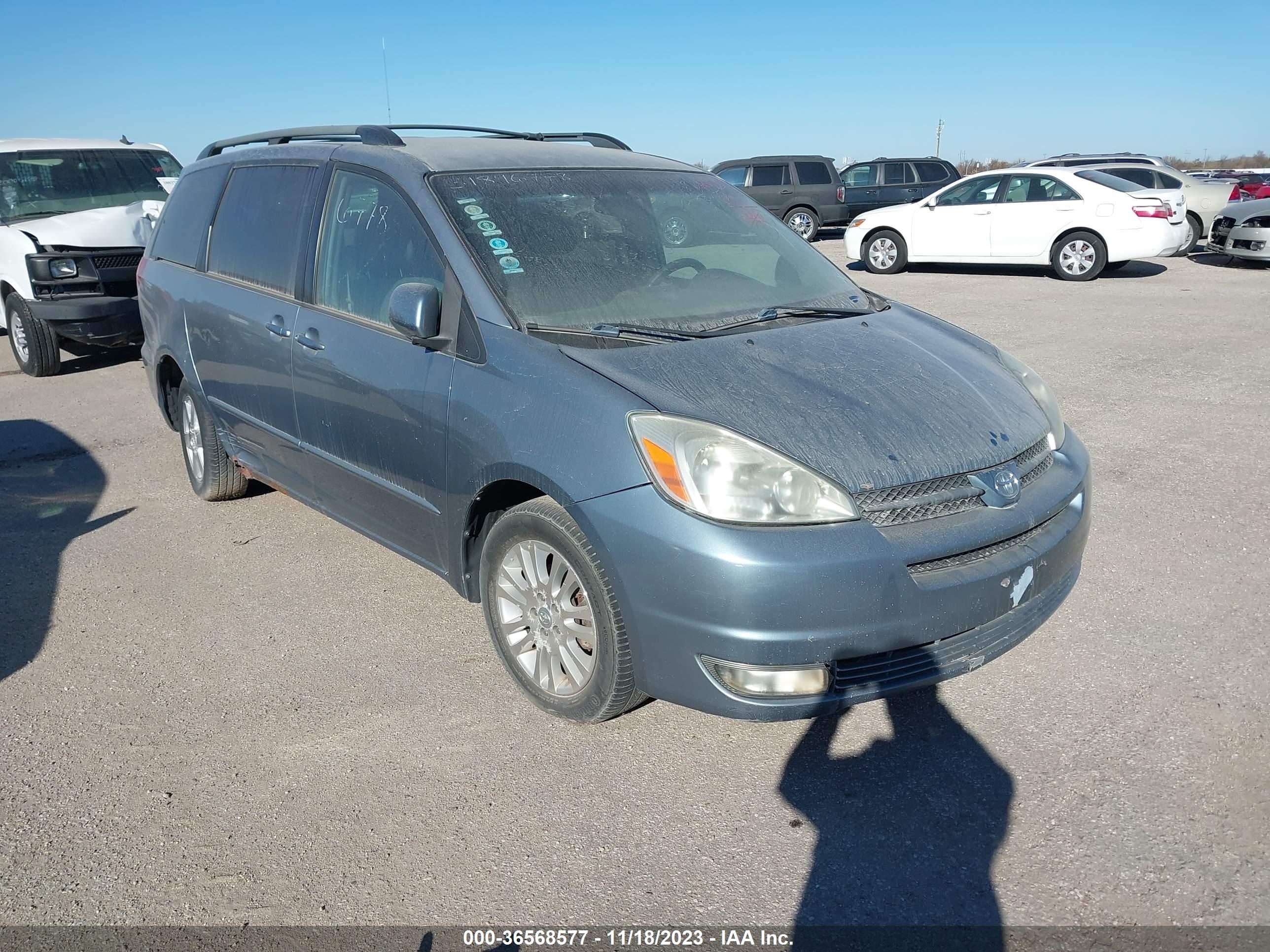 TOYOTA SIENNA 2004 5tdza22c14s111859