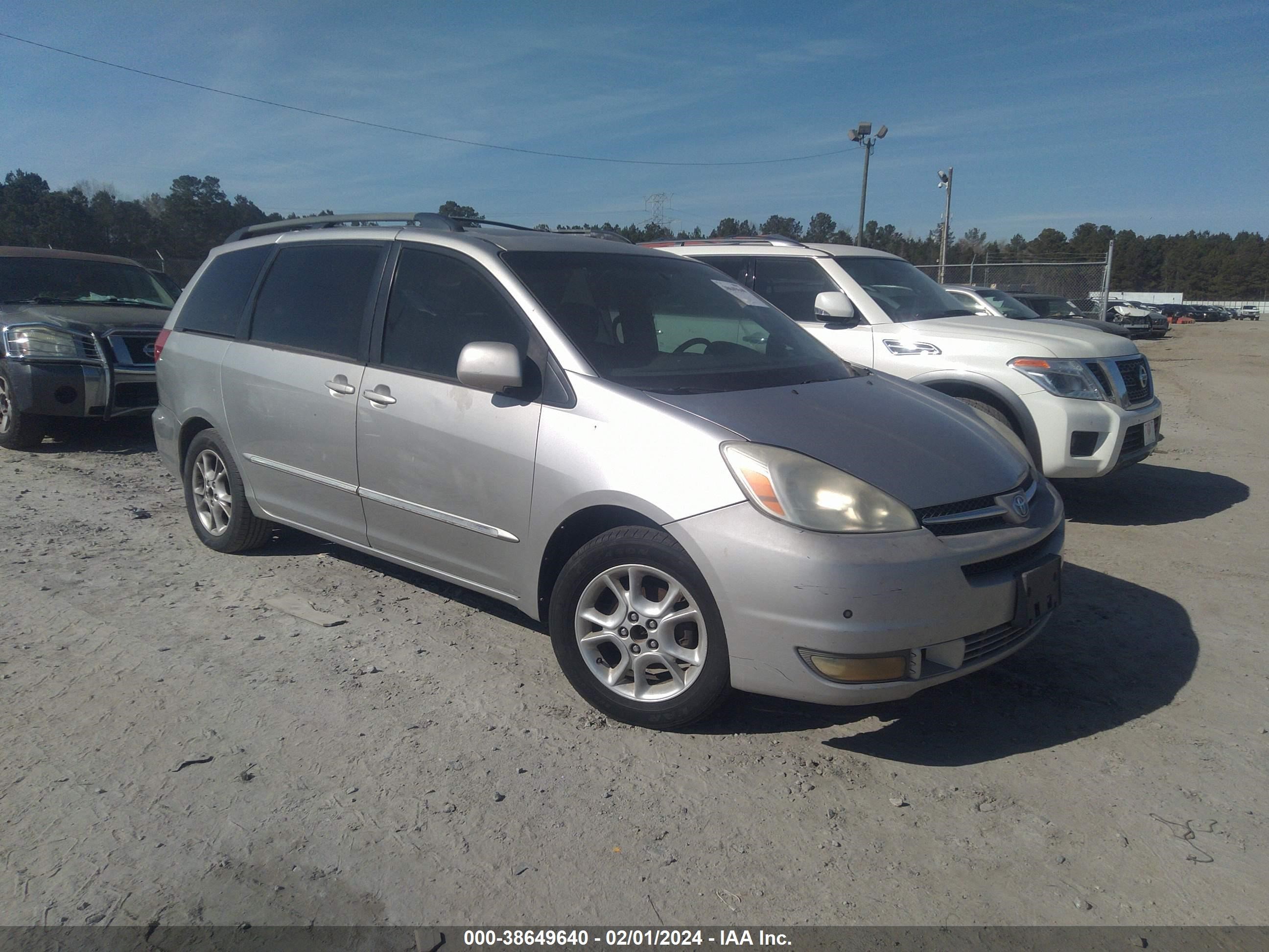 TOYOTA SIENNA 2004 5tdza22c24s049629