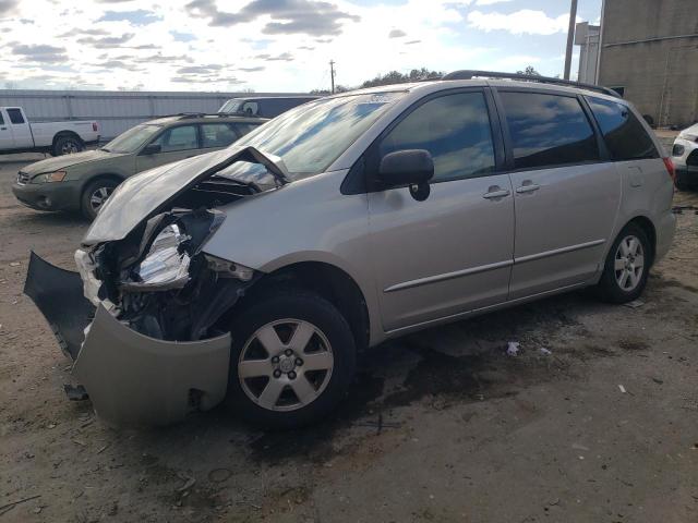 TOYOTA SIENNA XLE 2004 5tdza22c24s174341