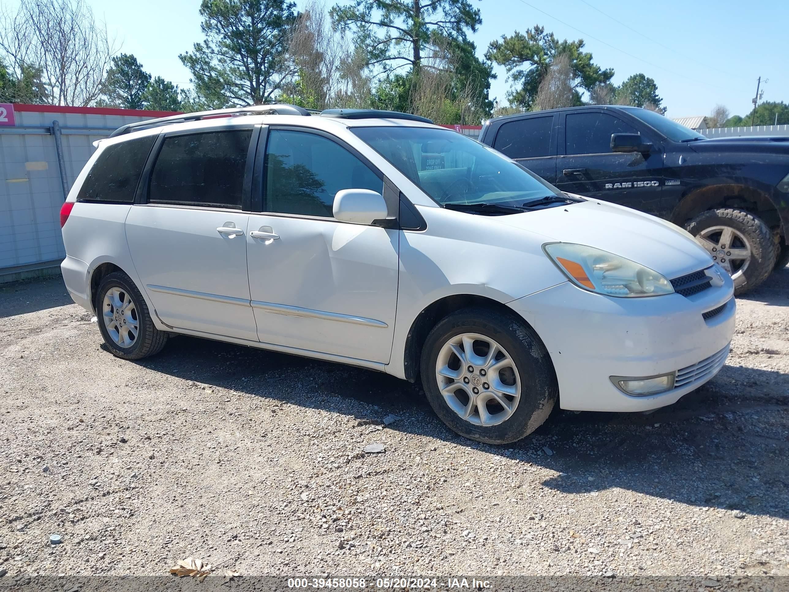 TOYOTA SIENNA 2005 5tdza22c25s252411