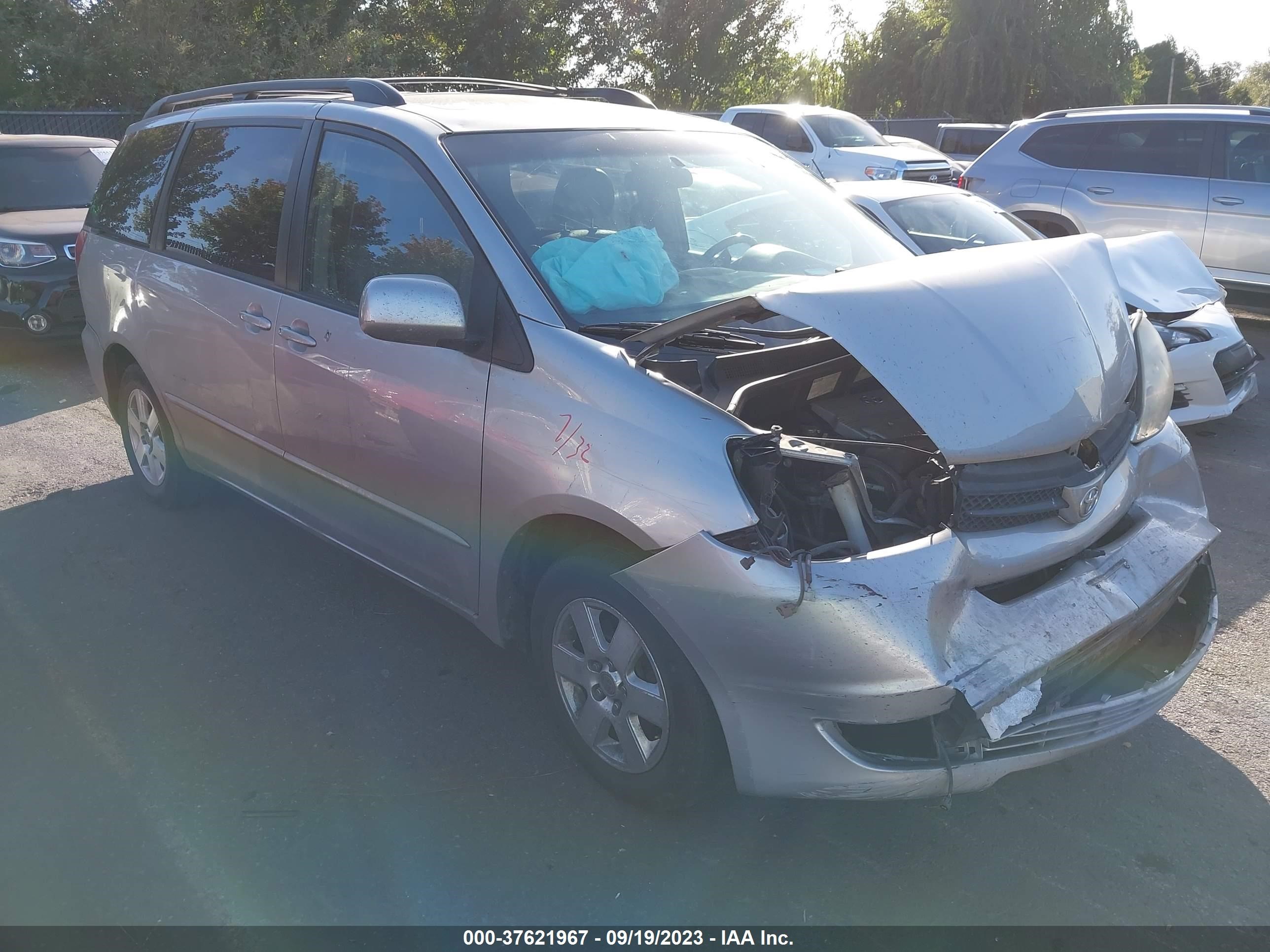 TOYOTA SIENNA 2004 5tdza22c34s122328