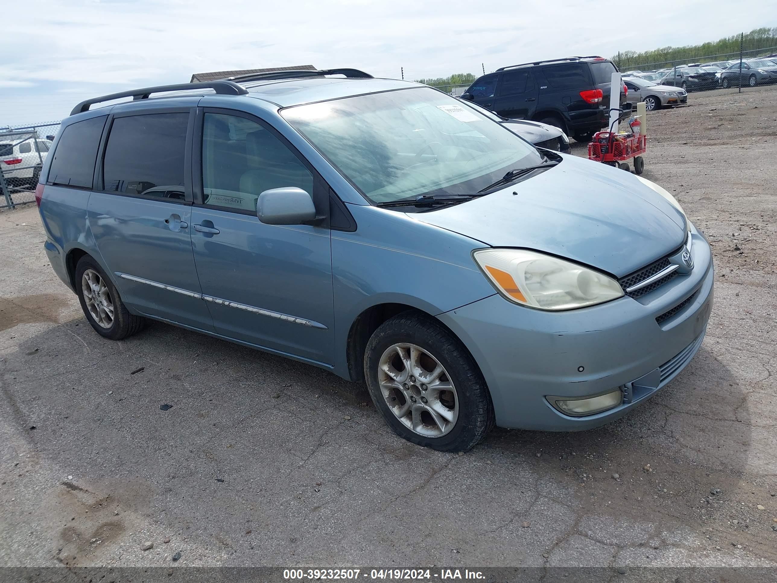 TOYOTA SIENNA 2005 5tdza22c45s295597