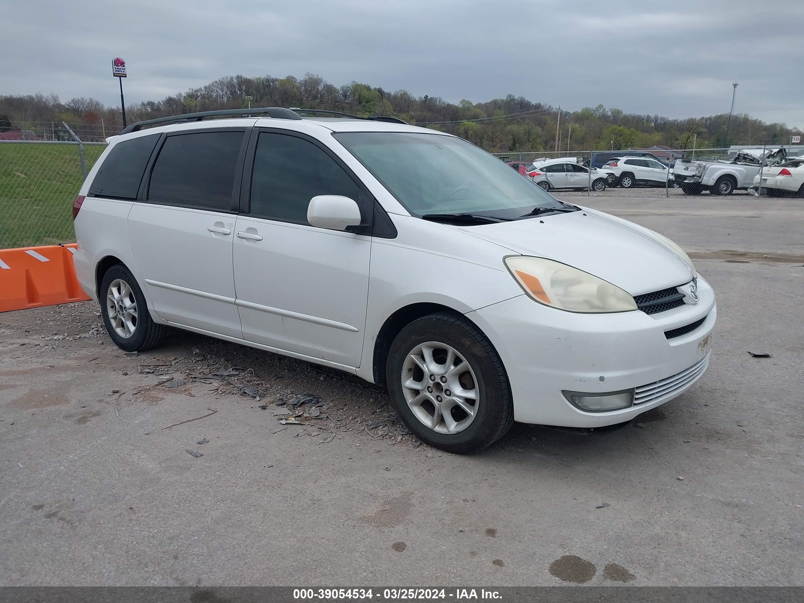 TOYOTA SIENNA 2005 5tdza22c45s322412