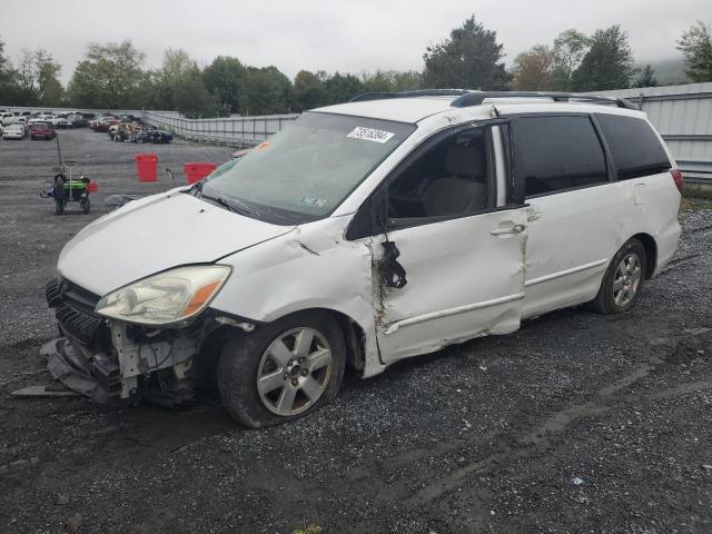 TOYOTA SIENNA XLE 2004 5tdza22c64s172611