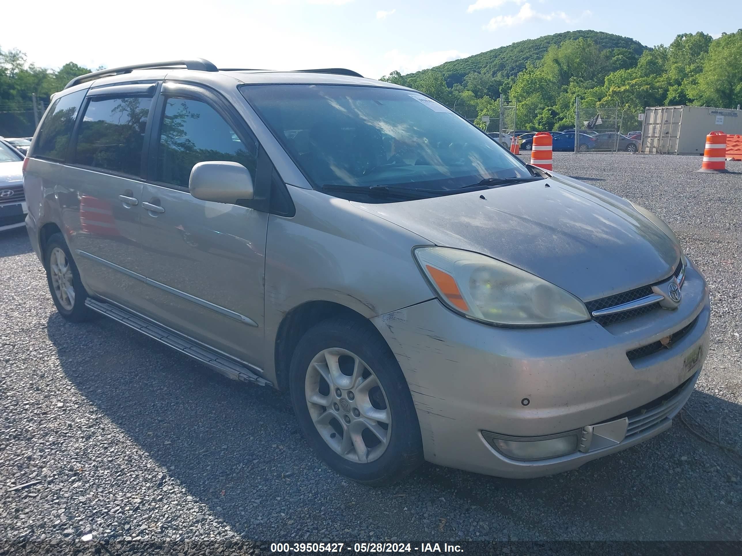 TOYOTA SIENNA 2005 5tdza22c65s317857