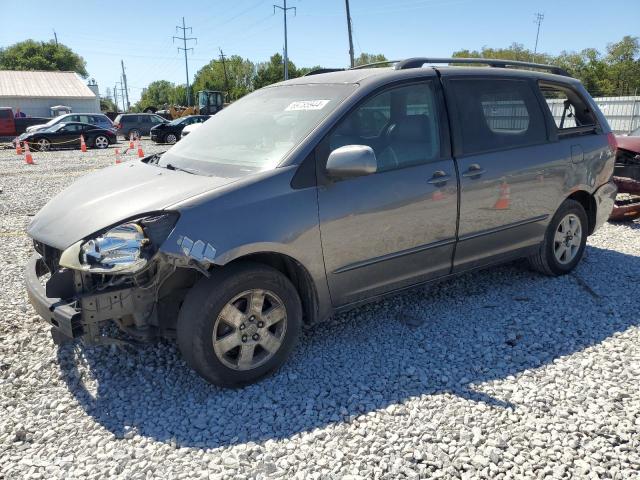 TOYOTA SIENNA XLE 2004 5tdza22c74s085946