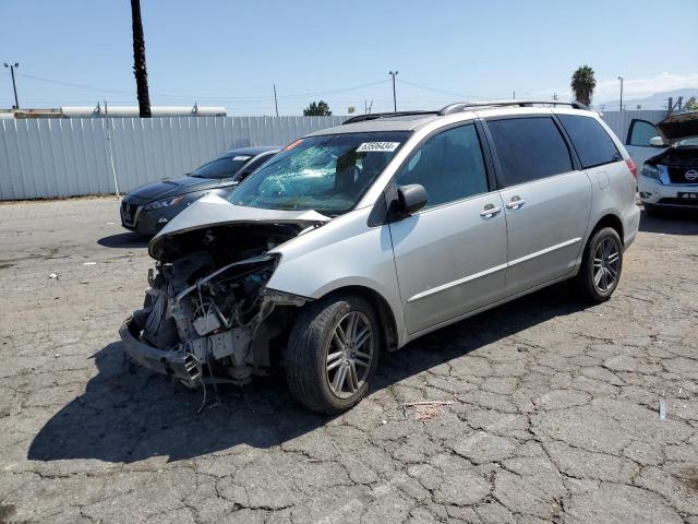 TOYOTA SIENNA XLE 2004 5tdza22c74s213179