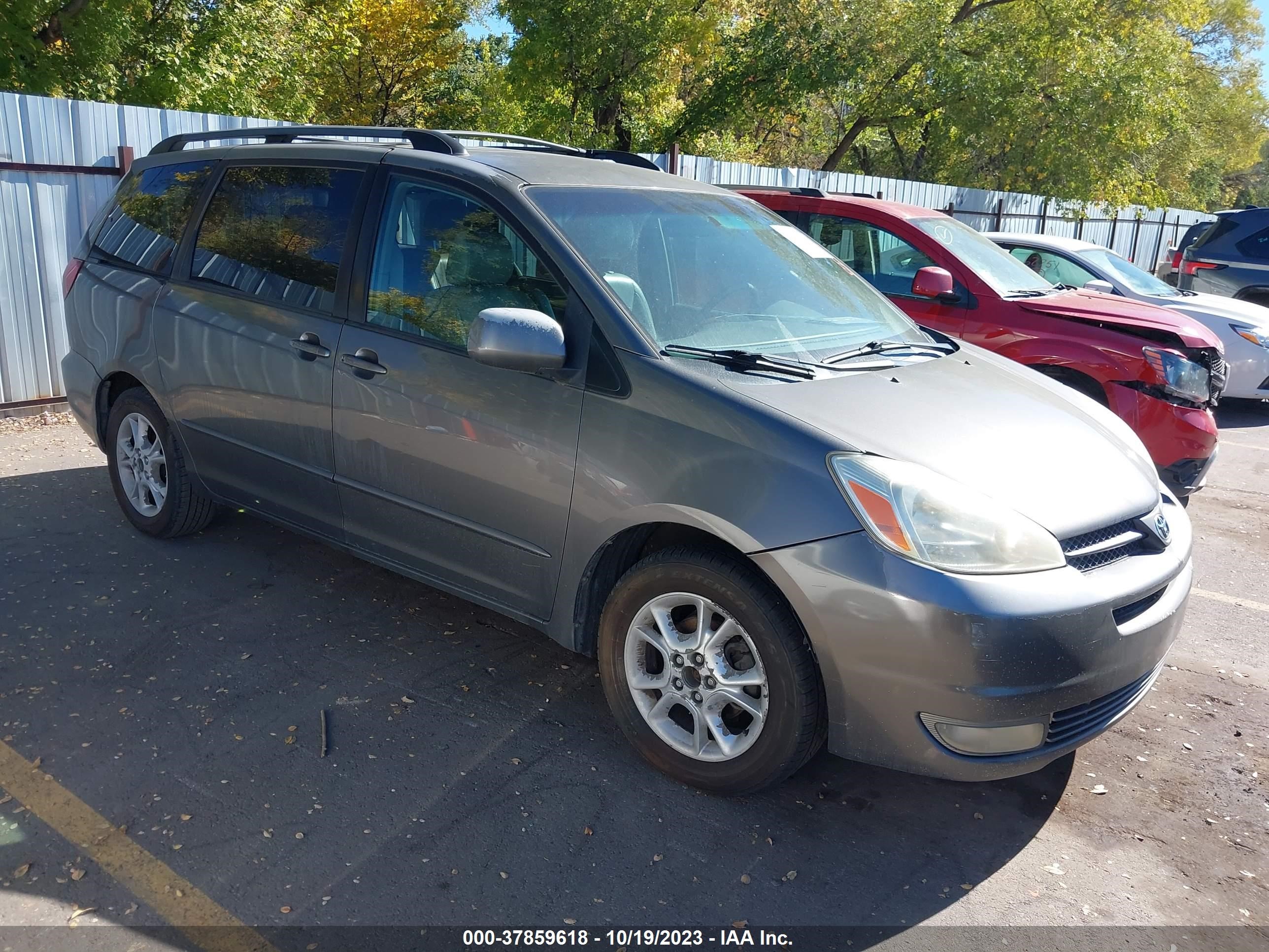 TOYOTA SIENNA 2005 5tdza22c75s323344