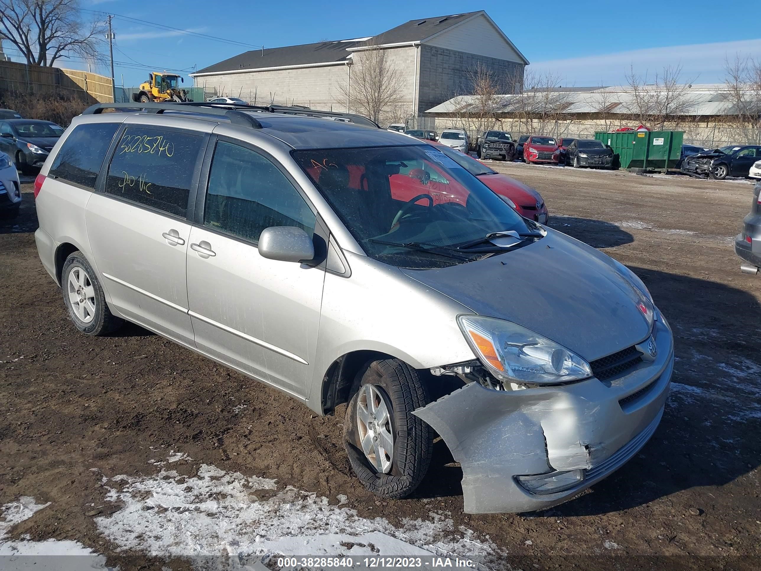 TOYOTA SIENNA 2004 5tdza22c84s158936