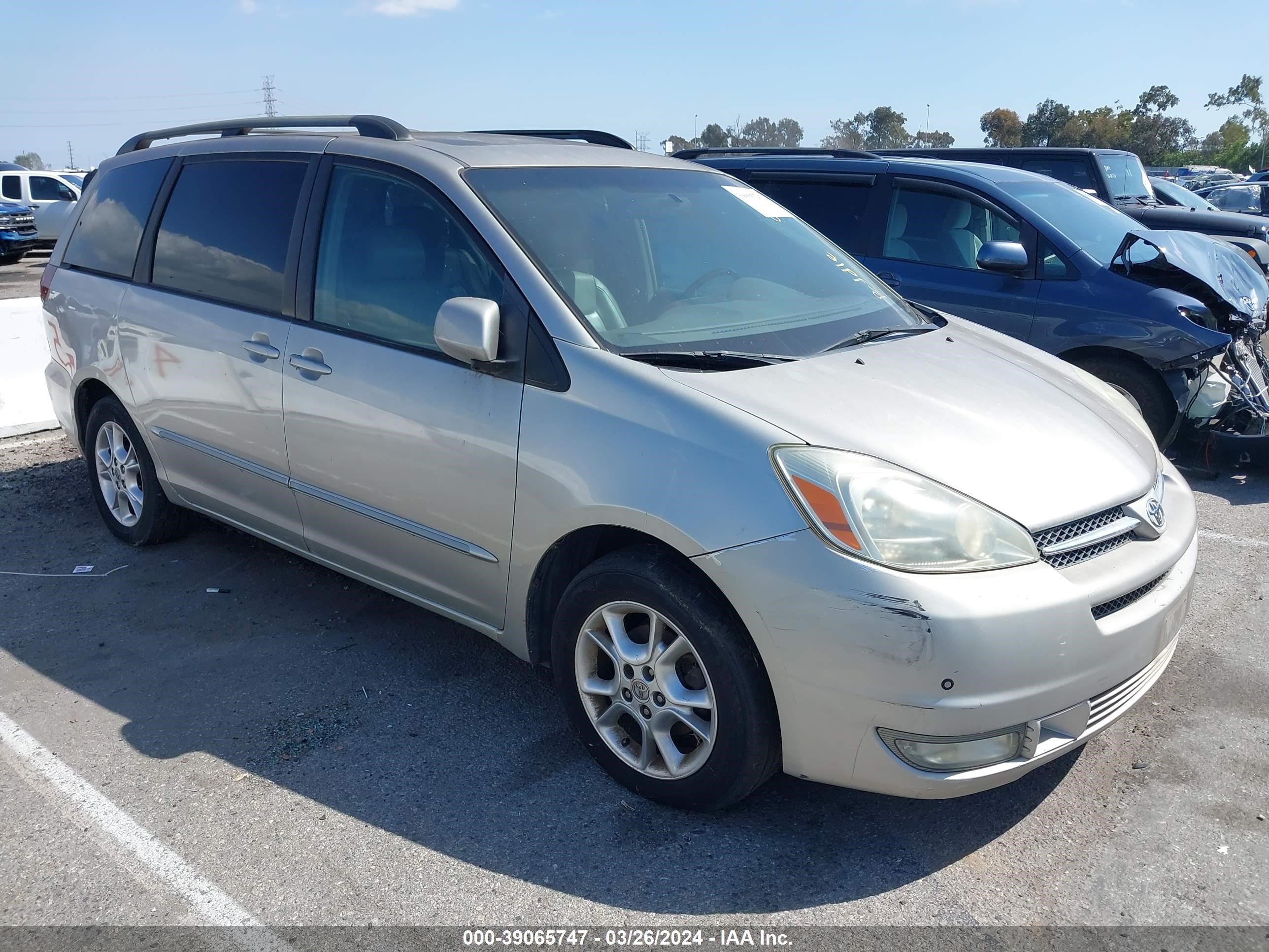 TOYOTA SIENNA 2005 5tdza22cx5s326349