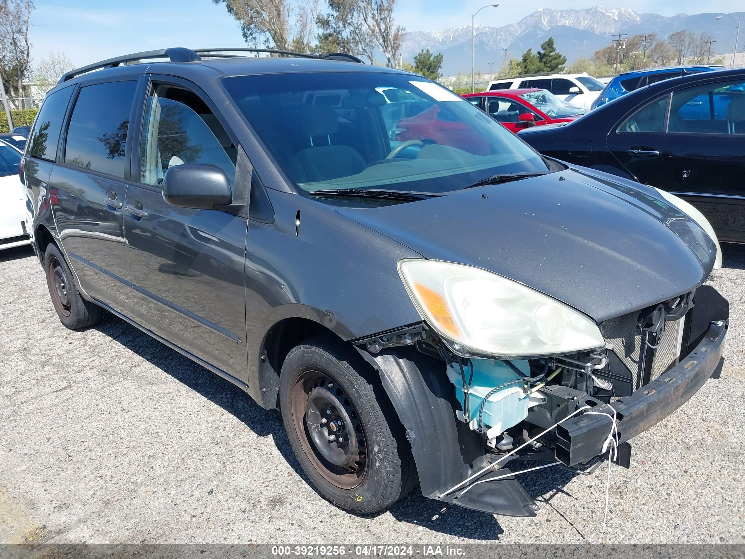 TOYOTA SIENNA 2004 5tdza23c04s126478