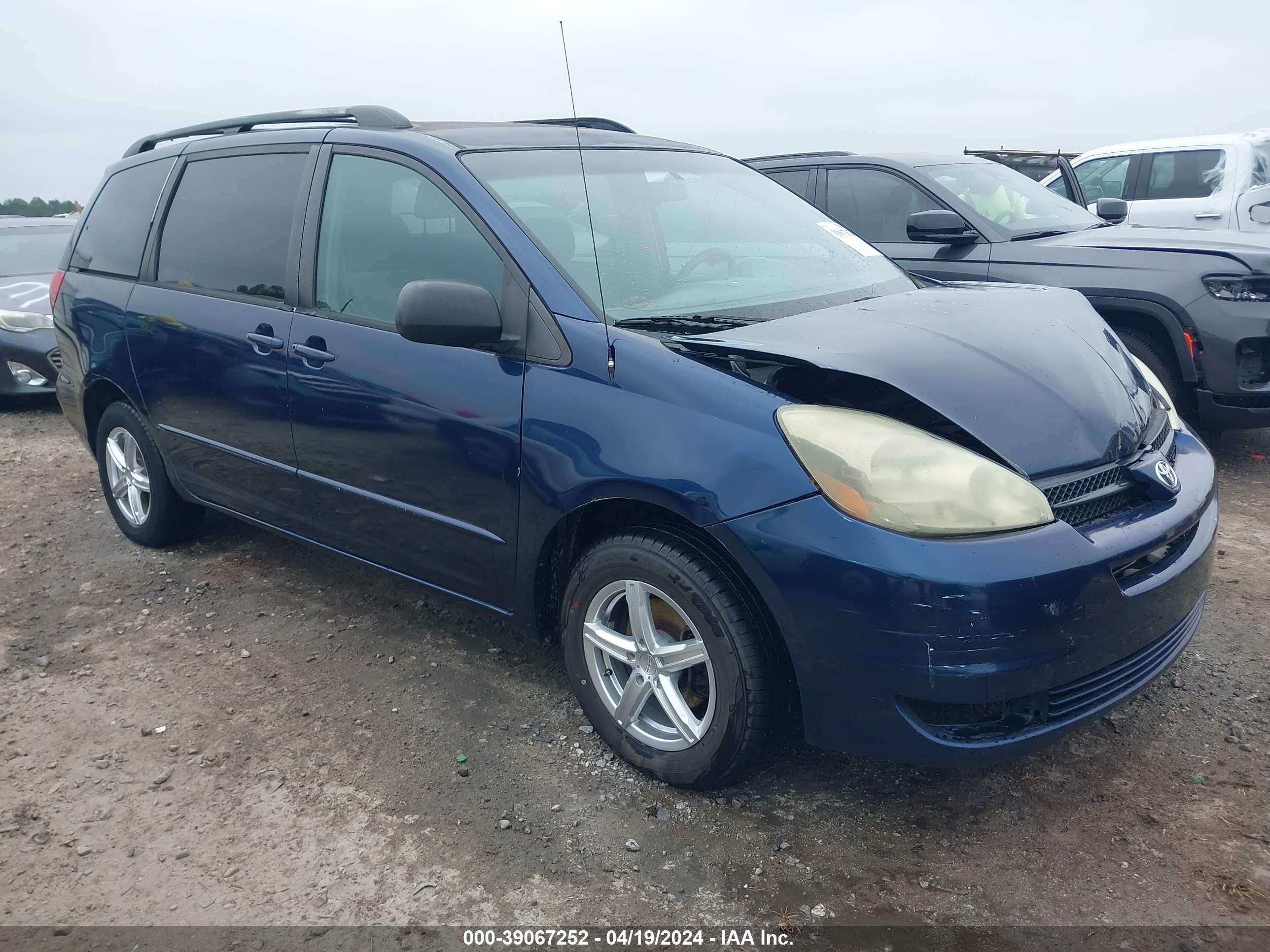 TOYOTA SIENNA 2004 5tdza23c14s117787